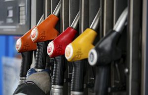 Что останется в кошельке? В Казахстане дорожает бензин.